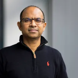 Manjula Dissanayake outside in a sweater 