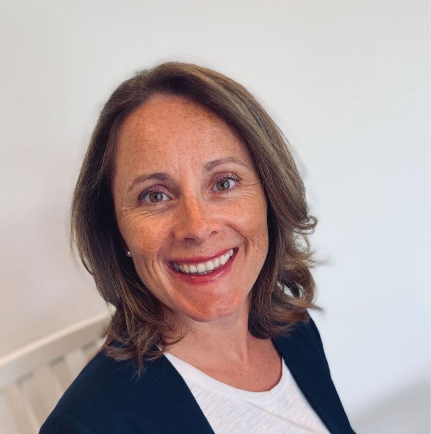 Headshot of Lorna Ewart.